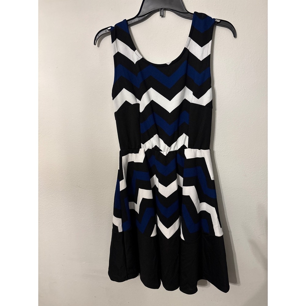 Liberty Love Skater Dress Womens M Blue White Black Excellent Chevron Knit